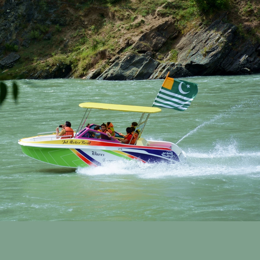 Scenic Boat Rides In Neelum River